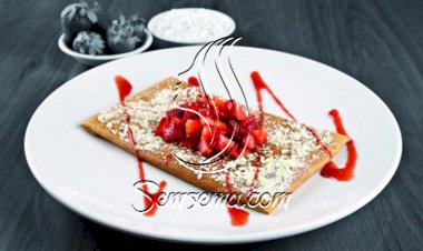 الكريب بالشوكولاتة البيضاء والفراولة الشهية واللذيذة