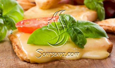 الخبز المحمّص مع الجبن سناك بعد الظهر