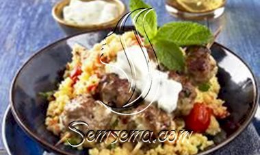 جرّبي الكسكس مع الكفتة الغني بالخضار