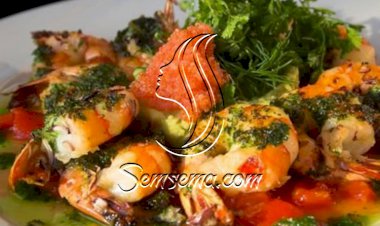 تذوّقي الروبيان بالكزبرة الخضراء والطماطم