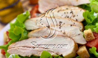 وصفة غير تقليدية من شرائح الدجاج والشمّر