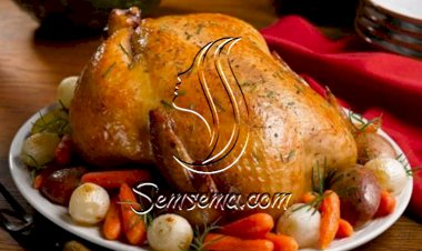 دجاج الرومي المحمّر مع حشوة الأعشاب المميزة