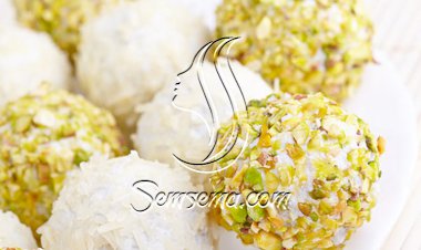 كرات البسكويت مع الفستق