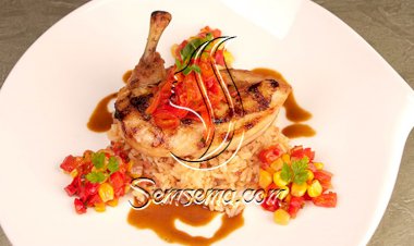 دجاج مع الأرز الأسمر.. خفيف وشهي