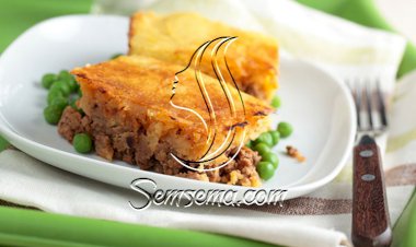 فطيرة البف باستيري باللحم والبازيلا.. هشة وشهية