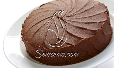 كيك الشوكولاتة الخفيفة والهشة