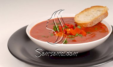 شوربة الطماطم المشوية للرجيم