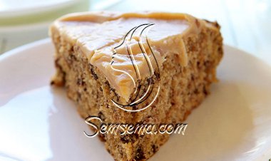 كيك زبدة الفول السوداني ورقائق الشوكولاتة بالقهوة اللذيذة