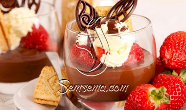 موس موكا الشوكولاتة بالفراولة الغني