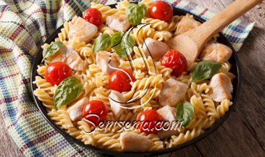 سلطة الدجاج مع المعكرونة بالثوم للرجيم