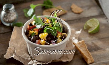 سلطة الذرة بالفاصوليا الحمراء