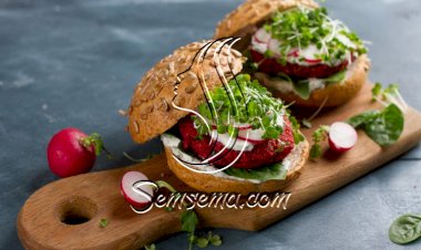 ساندويش جبن الفيتا مع السبانخ والشمندر لرجيم صحي