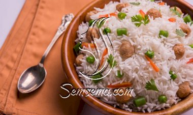 أرز بالدجاج والبازيلا