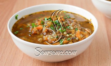 شوربة عدس مع الأرز البني