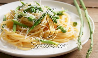 باستا الهليون والدجاج