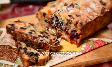 كيك الفواكة مع الكرز