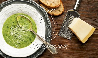 شوربة السبانخ الكريمية