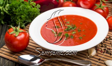 شوربة الطماطم بالريحان