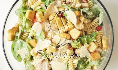 سلطة الباستا بصوص السيزر