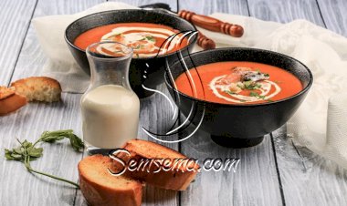 شوربة البندورة المشويّة مع ثمار البحر