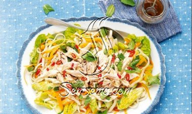 سلطة الدجاج على الطريقة التايلندية