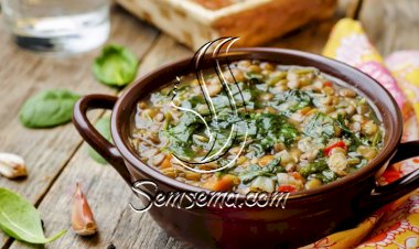 شوربة العدس بالسبانخ