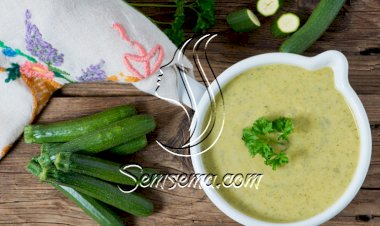 شوربة الكوسا بالأعشاب للرجيم