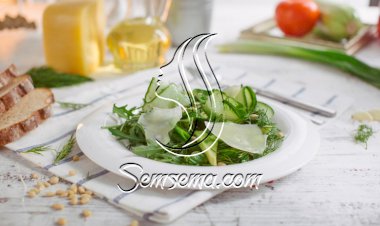 سلطة الجرجير مع جبن البارميزان