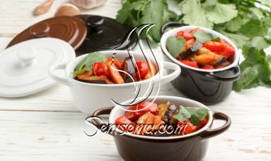 باذنجان مشوي مع الطماطم