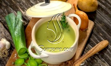 شوربة البطاطس بالكرّاث