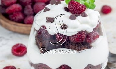 ترايفل التوت بالشوكولاتة