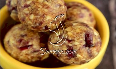 كرات الشوفان بالتوت البري