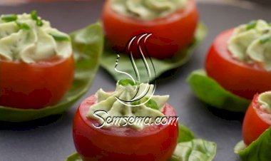 مقبلات الطماطم المحشوة بالبستو والأفوكادو