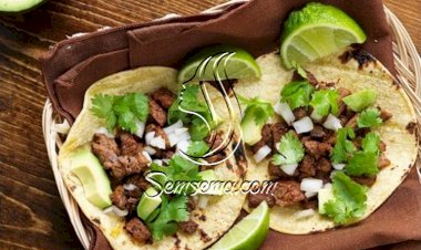 ساندويش الستيك بالسمسم والليمون