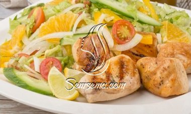 سلطة الدجاج المشوي بالأعشاب