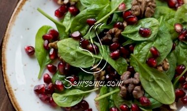 سلطة السبانخ بالرمان