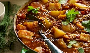 يخنة العدس الأحمر واللحم على الطريقة المغربيَّة