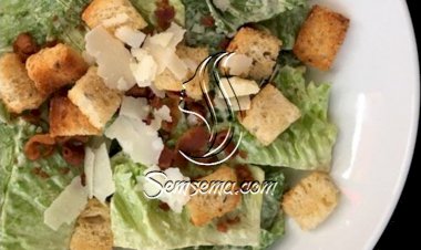سلطة سيزر بالدجاج