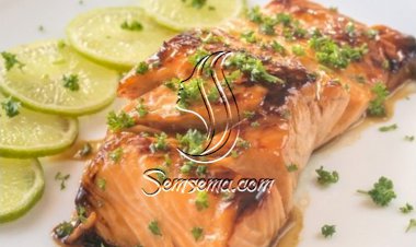 سلمون مشوي بالليمون والكزبرة