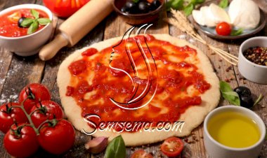 صلصة البيتزا الإيطالية