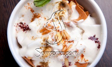 فتة الباذنجان بالزبادي