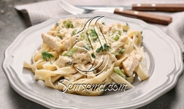 مكرونة بالكريمة والدجاج