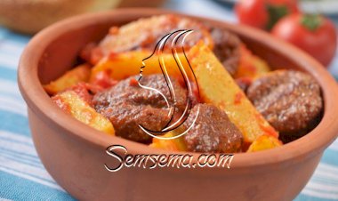 صينيّة الكفتة بالطماطم