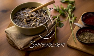 شوربة العدس بالسبانخ والدجاج