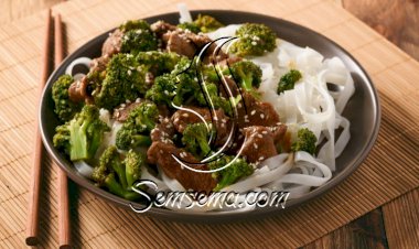 لحم ستير فراي بالبروكلي والفطر