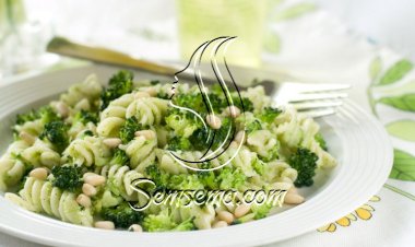 سلطة البروكلي بالمكرونة