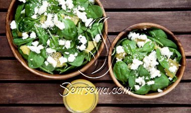 سلطة السبانخ بجبن الفيتا