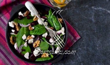 سلطة السبانخ مع جبن الفيتا