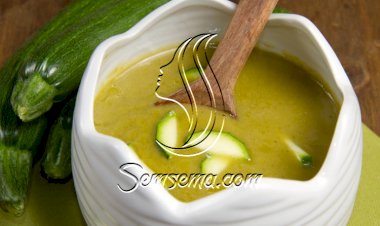 شوربة الكوسا بالكاري