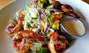 سلطة الأفوكادو والجمبري